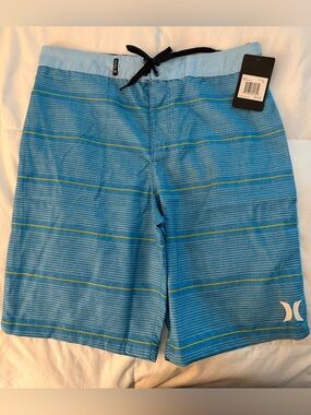 NWT Boys Hurley Size 16 Blue Striped Swim Trunks, Unlined.